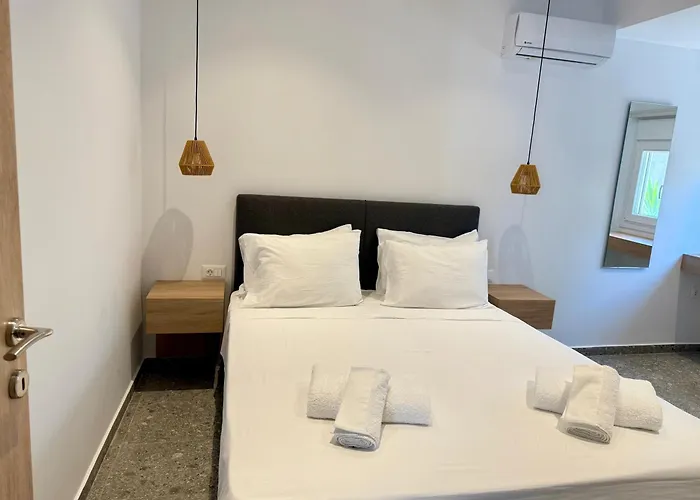 Apartment Sakellis 2- Steps To & Town *